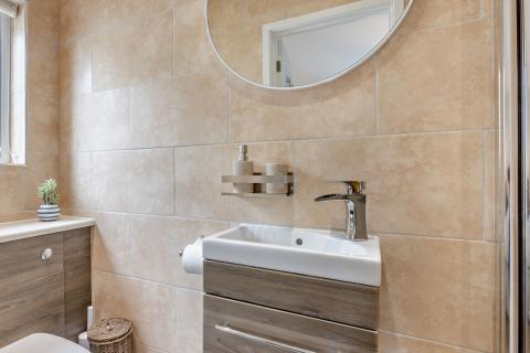 bathroom in Breakwater holiday apartment