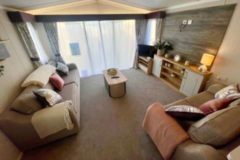 Paddocks 14 Lounge