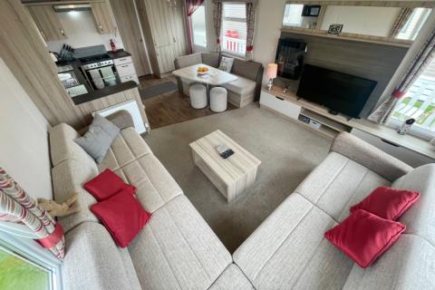 Paddocks 17 lounge 2018 Swift Loire