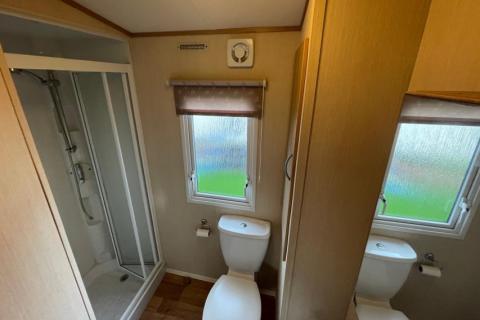 Pitch 28 bathroom