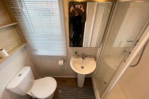 Pitch 63 main bathroom